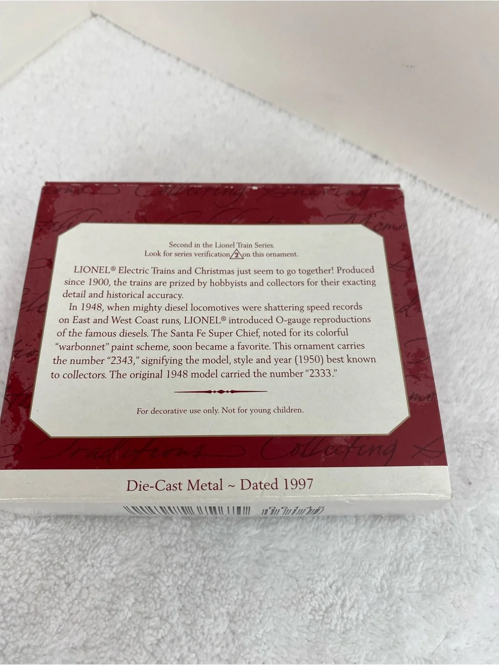 Hallmark Keepsake 1997 Lionel Train  1950 Santa Fe F3 Diesel Locomotive Ornament